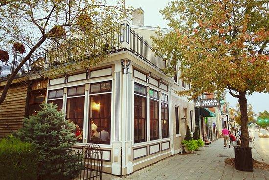 Commonwealth Bistro